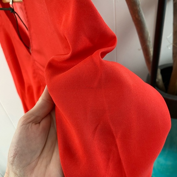 NWT Tuckernuck Pomander Place Red Hollis Top Blouse Pinkish Flowy Polyester New - Picture 13 of 13